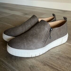 Naturalizer Turner Slip On Fashion Sneakers Size 10 Wide Euc Taupe Brown color